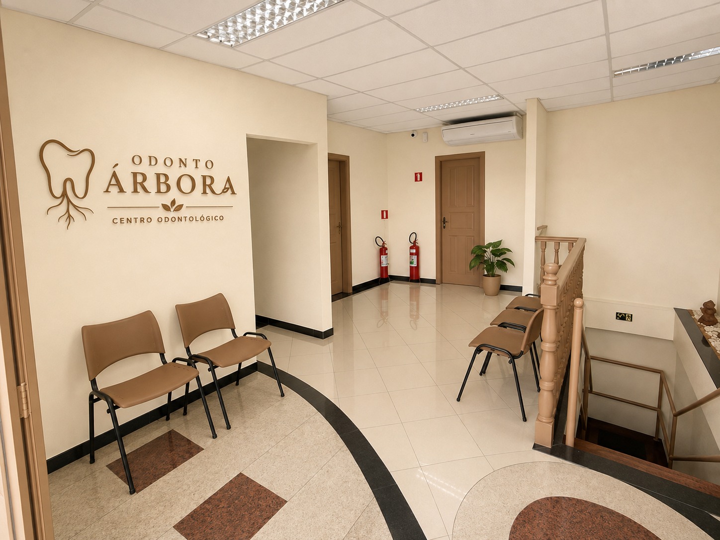 Recepção moderna e acolhedora da Odonto Árbora São Mateus